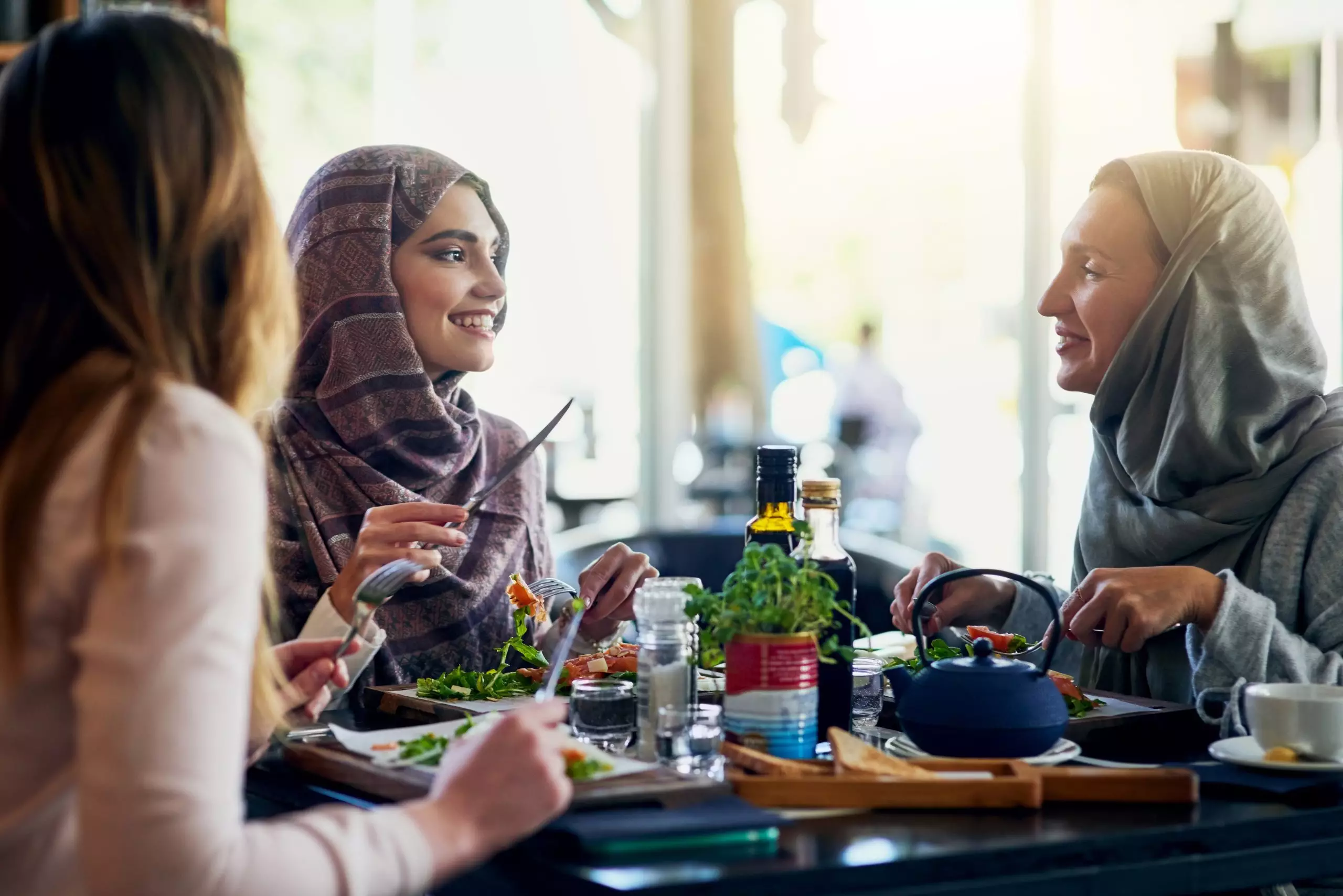 آشنایی با بهترین رستوران های ایرانی و بین المللی دبی